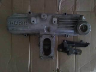 Cache culbuteurs Abarth.